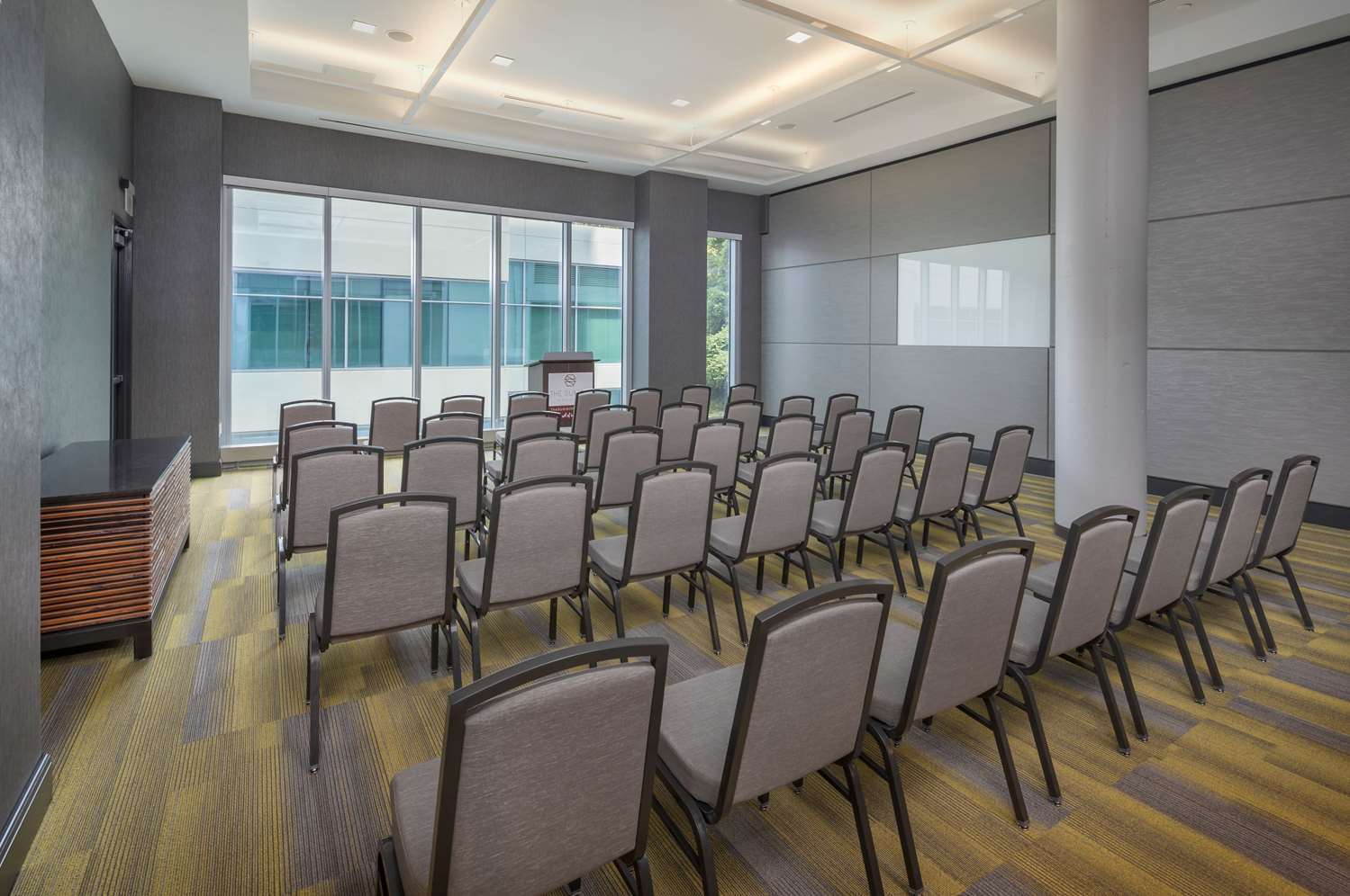 The Summit 4* Cincinnati